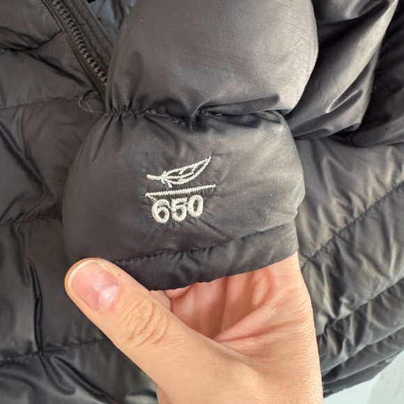 L.L.Bean Kids Ultralight 650 Down Winter Jacket, navy medium 10/12 GUC - Picture 4 of 10